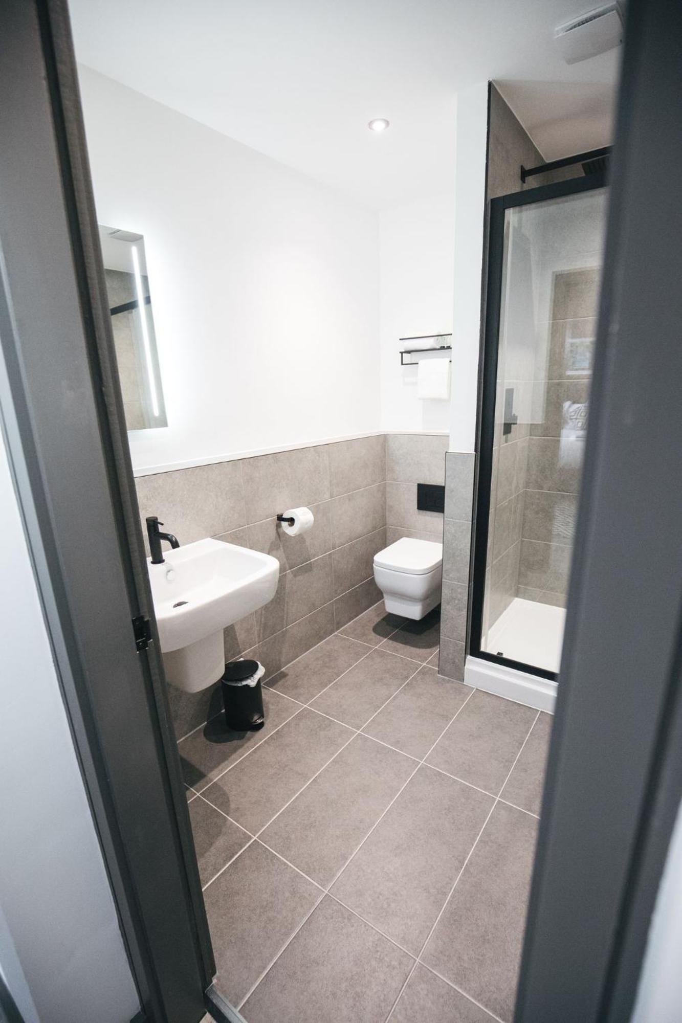 Black Lion Hotel Manchester Salford  Dış mekan fotoğraf